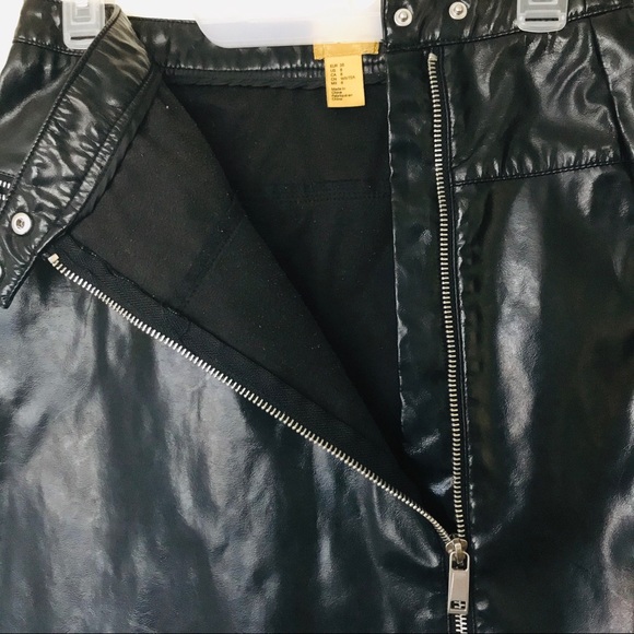 H&M Shiny Vinyl Zipper Skirt - Picture 7 of 10